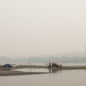 �������