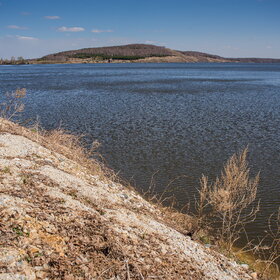 �������