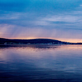 �������