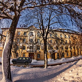 �������